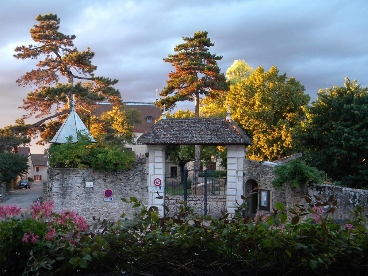 Hotel Le Val D'Amby Hieres-Sur-Amby Exterior foto